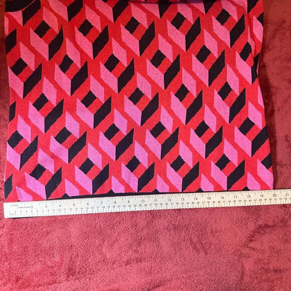 Pink & Black Geometric Knit Top - Size L - Picture 10 of 10